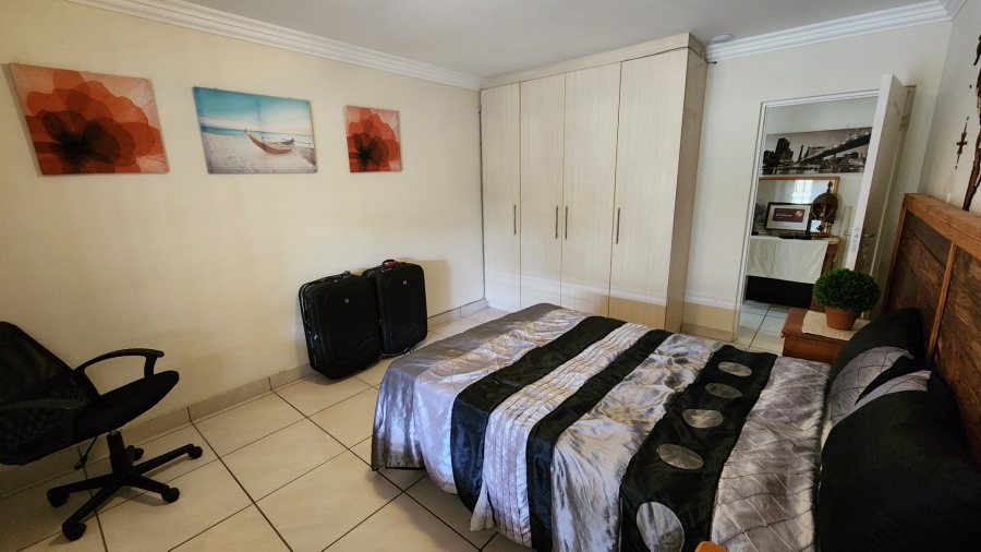 4 Bedroom Property for Sale in Menkenkop Western Cape